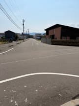 辰口図書館北側変則四叉路の停止線のマーキング
